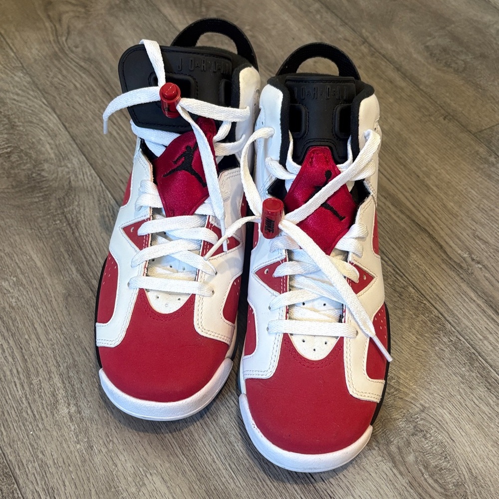 Retro 6 Jordans size 7 gradeschool